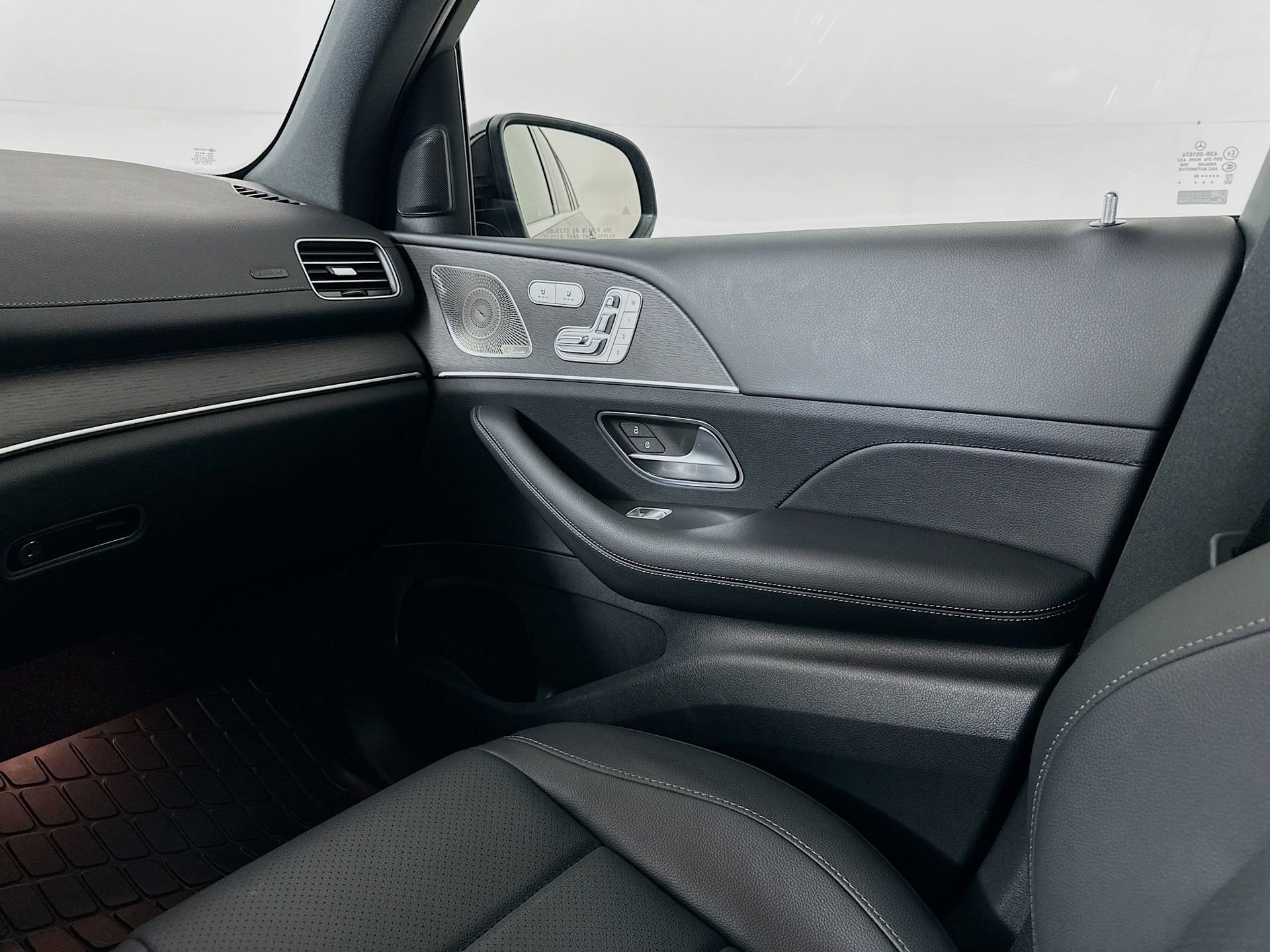 Used 2023 Mercedes-Benz GLS 450 4MATIC image 26
