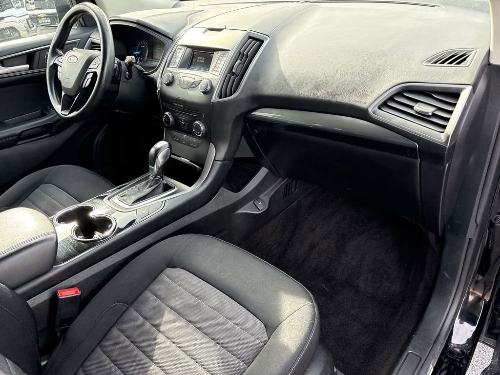 Used 2018 Ford Edge SE image 30