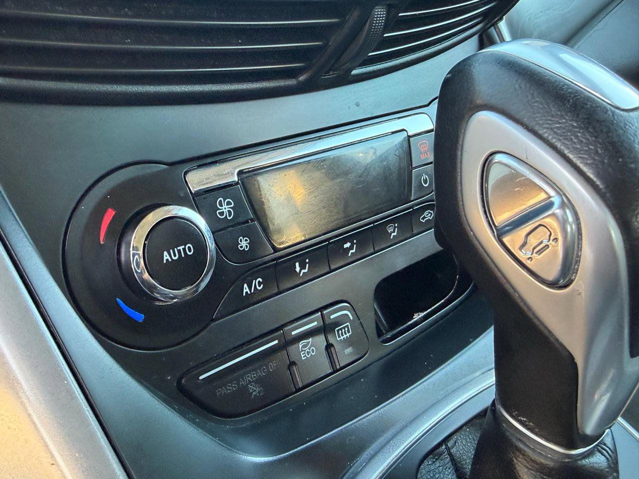 Used 2016 Ford C-MAX SE image 19