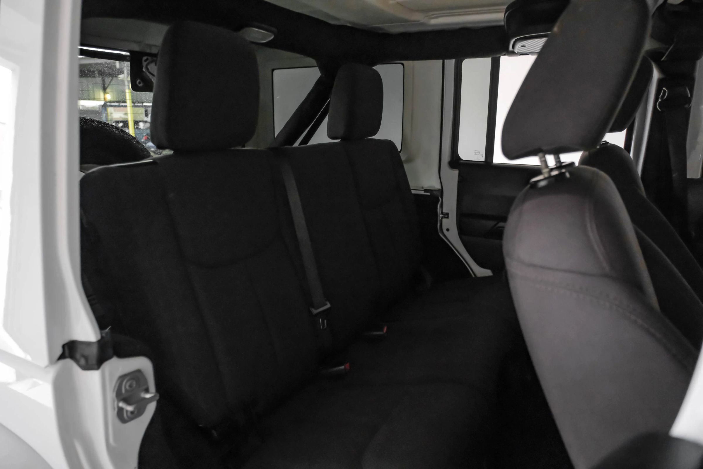 Used 2017 Jeep Wrangler Unlimited Sahara AWD/4WD image 27
