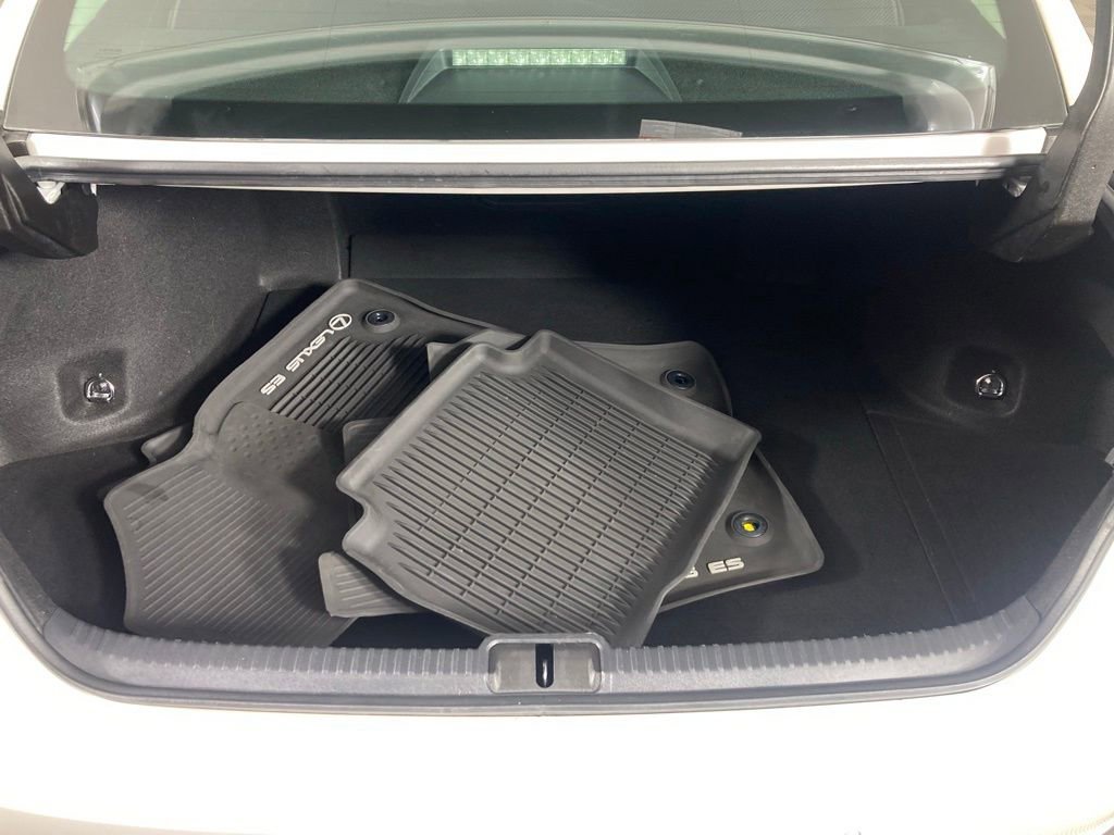 Used 2019 Lexus ES 300h 300h Luxury image 23