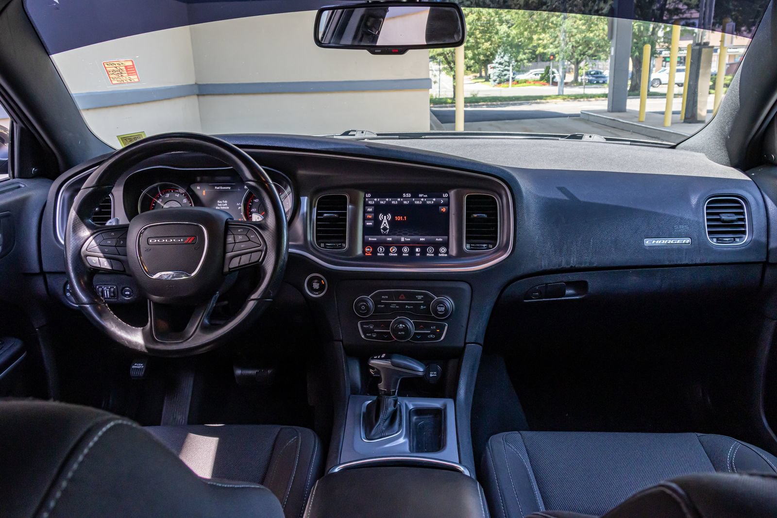 Used 2019 Dodge Charger SXT AWD/4WD image 14