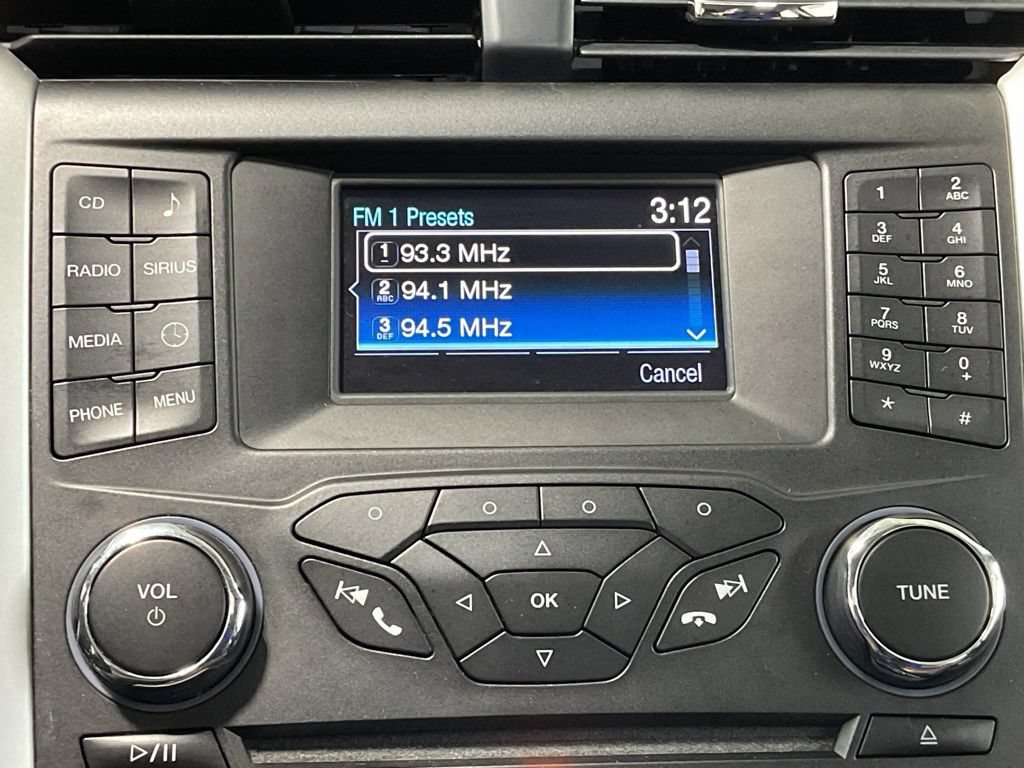 Used 2015 Ford Fusion SE w/ Equipment Group 201A FWD image 14