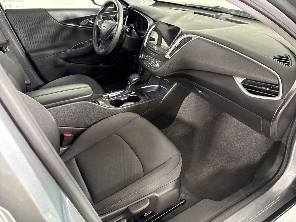 Used 2023 Chevrolet Malibu LT FWD image 17