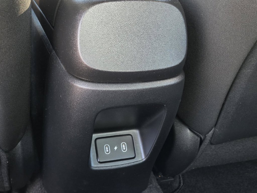 Used 2025 Hyundai Elantra Sport FWD image 39