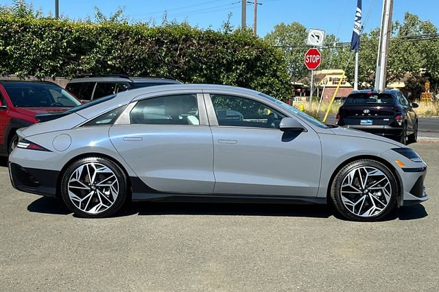 Used 2024 Hyundai Ioniq 6 Limited RWD image 3