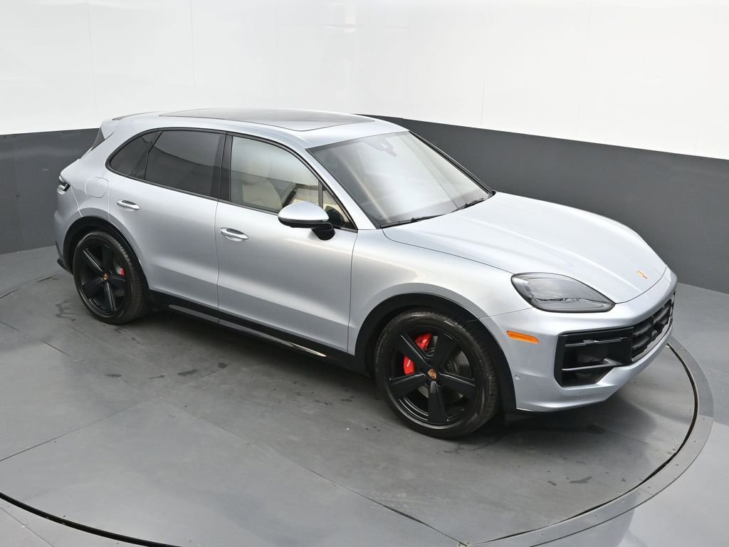 Certified 2025 Porsche Cayenne GTS image 33