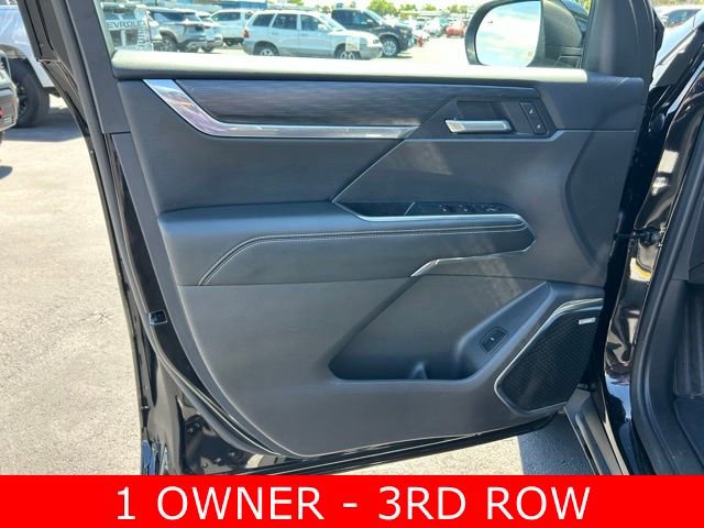 Used 2025 GMC Acadia Elevation image 12