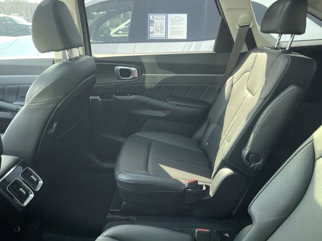 Used 2025 Kia Sorento SX image 6