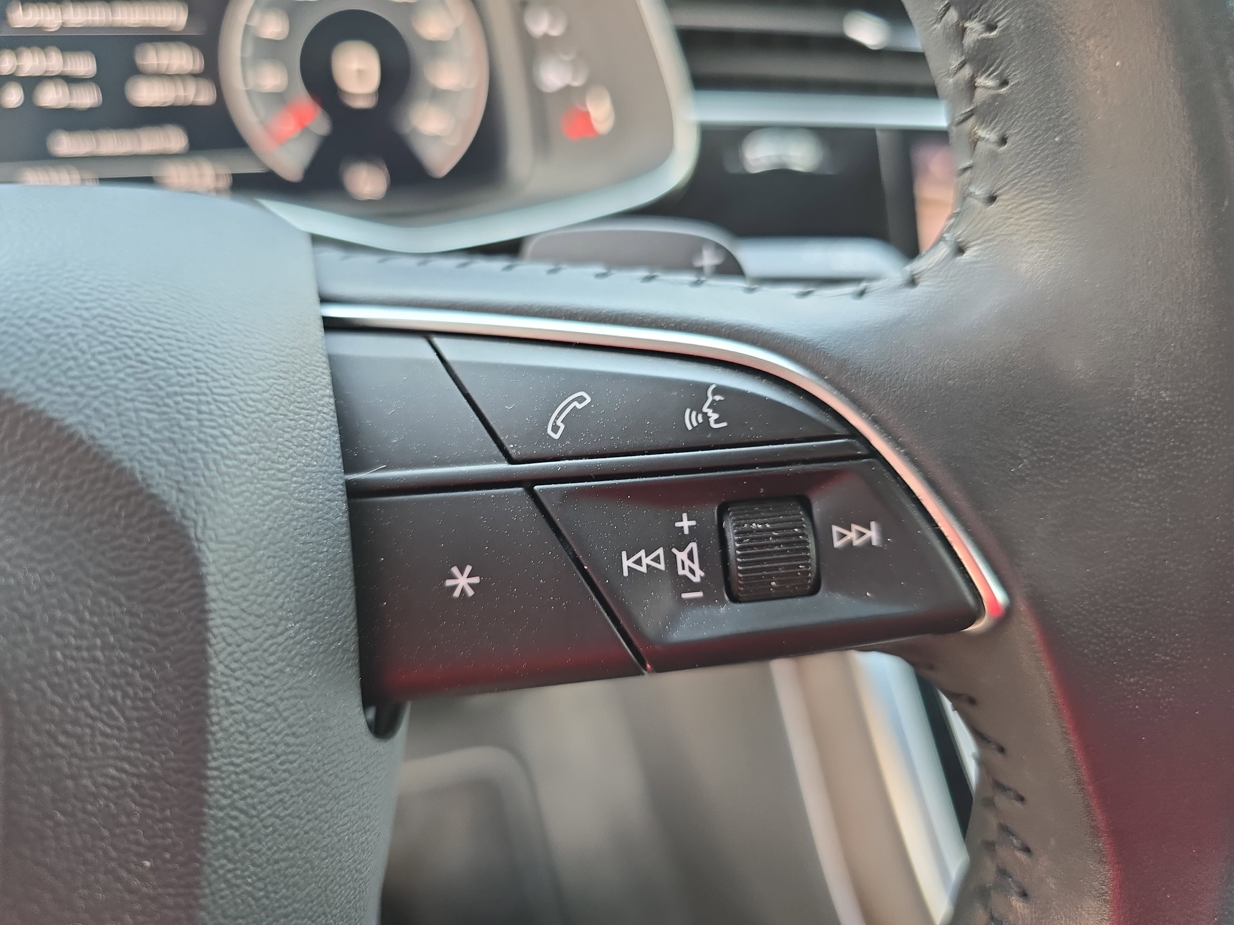 Used 2019 Audi Q8 Prestige image 18
