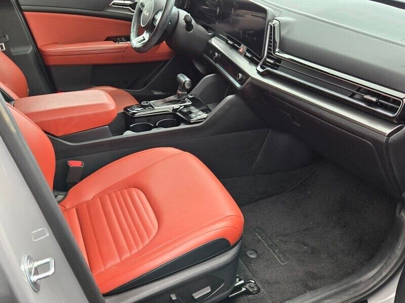 Used 2023 Kia Sportage SX image 9