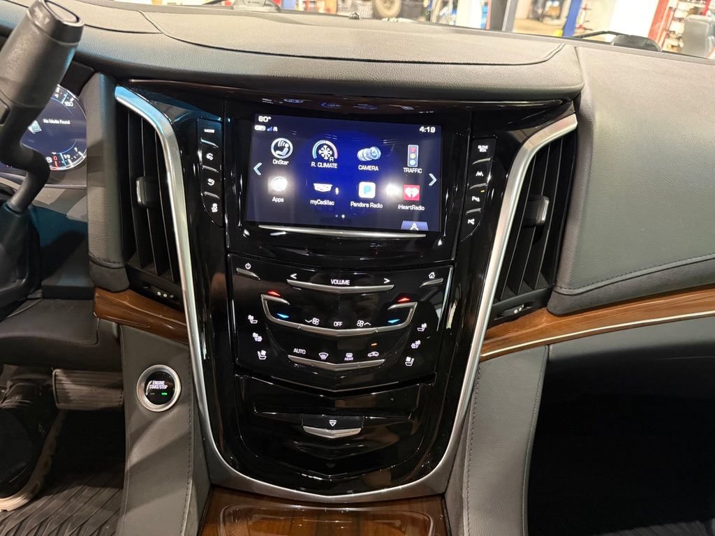 Used 2020 Cadillac Escalade Luxury AWD/4WD image 26