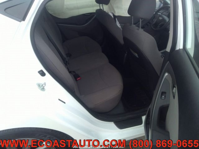 Used 2016 Hyundai Elantra SE w/ Option Group 02 FWD image 9