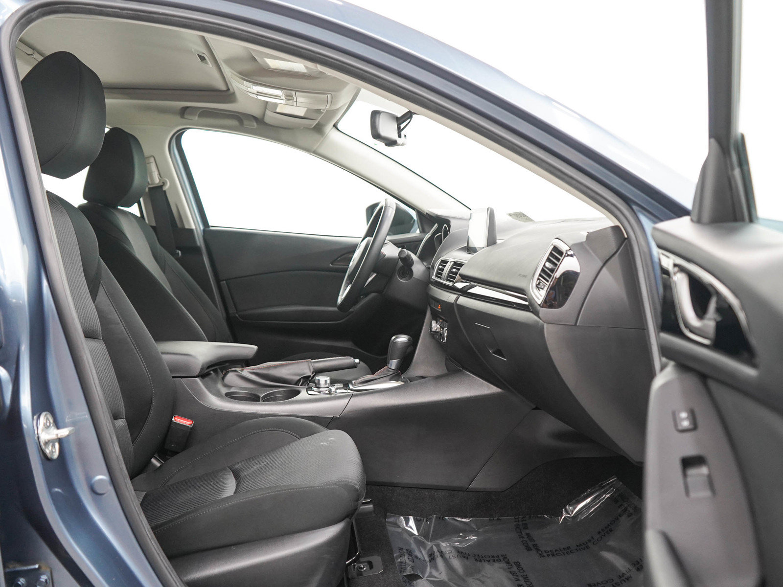 Used 2016 MAZDA MAZDA3 i Touring w/ Popular Equipment Package FWD image 11