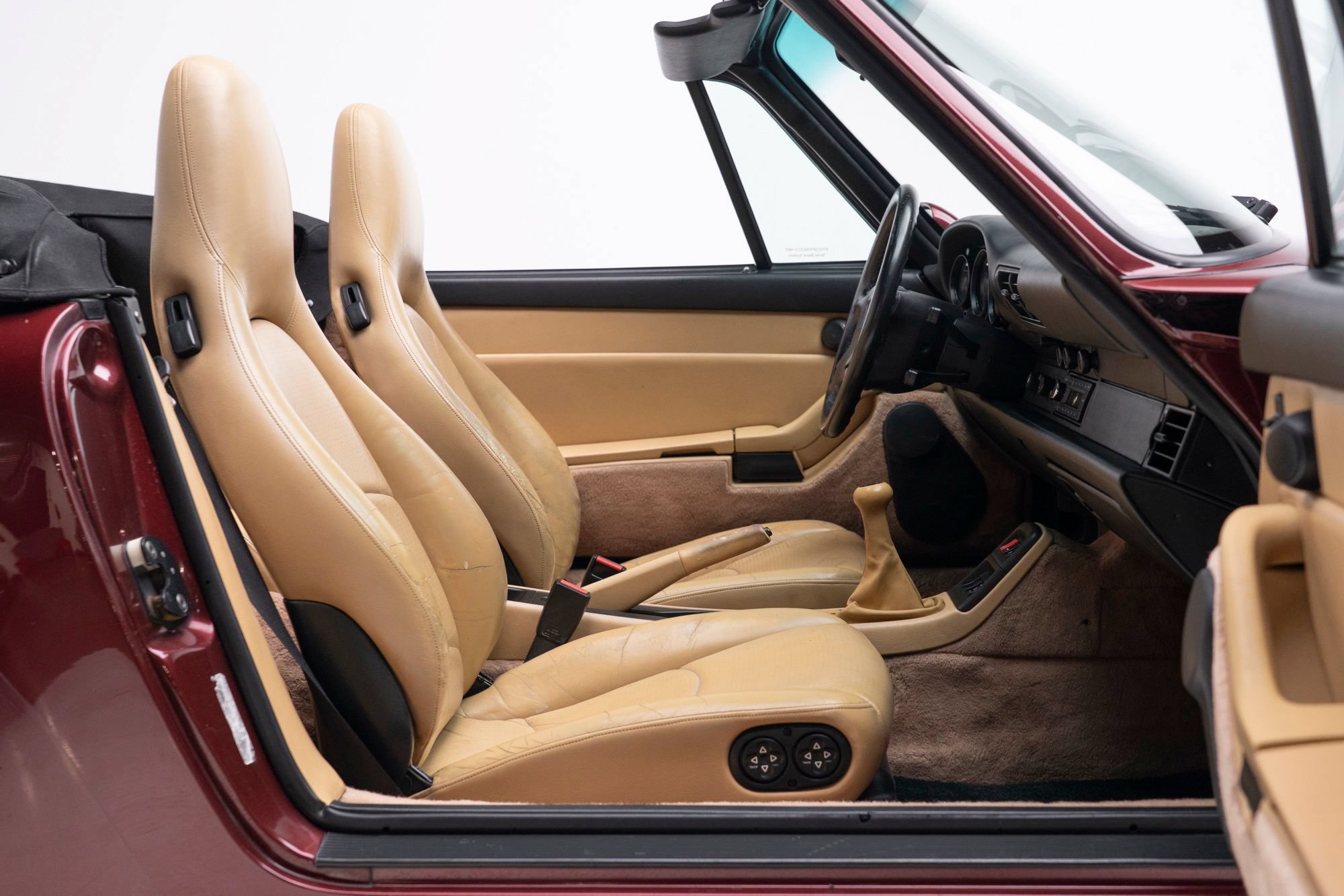 Used 1998 Porsche 911 Carrera RWD image 30