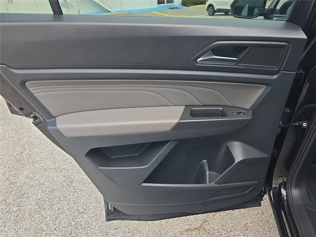 Used 2023 Volkswagen Atlas Cross Sport SE w/ Panoramic Sunroof Package FWD image 10