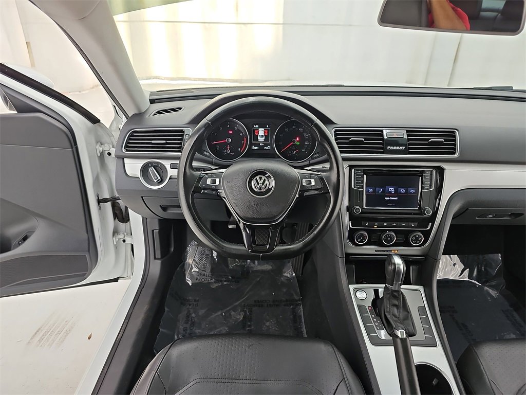 Used 2019 Volkswagen Passat 2.0T Wolfsburg w/ Wheels & Sunroof Package image 19