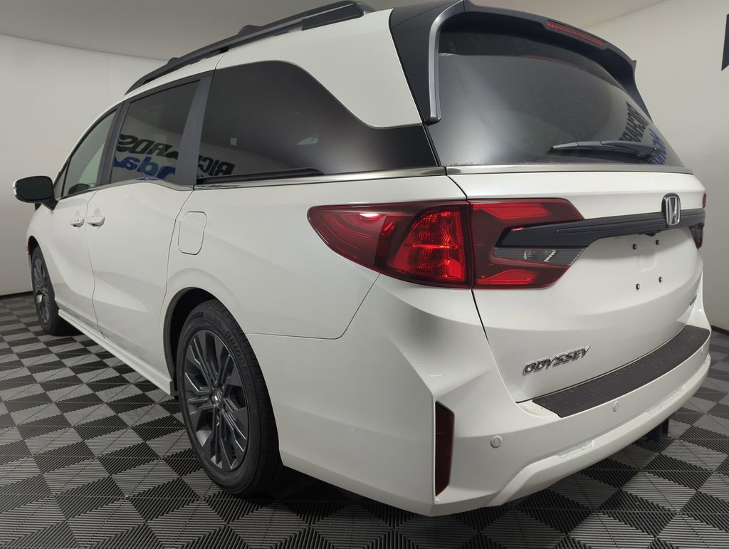 New 2026 Honda Odyssey Touring image 3