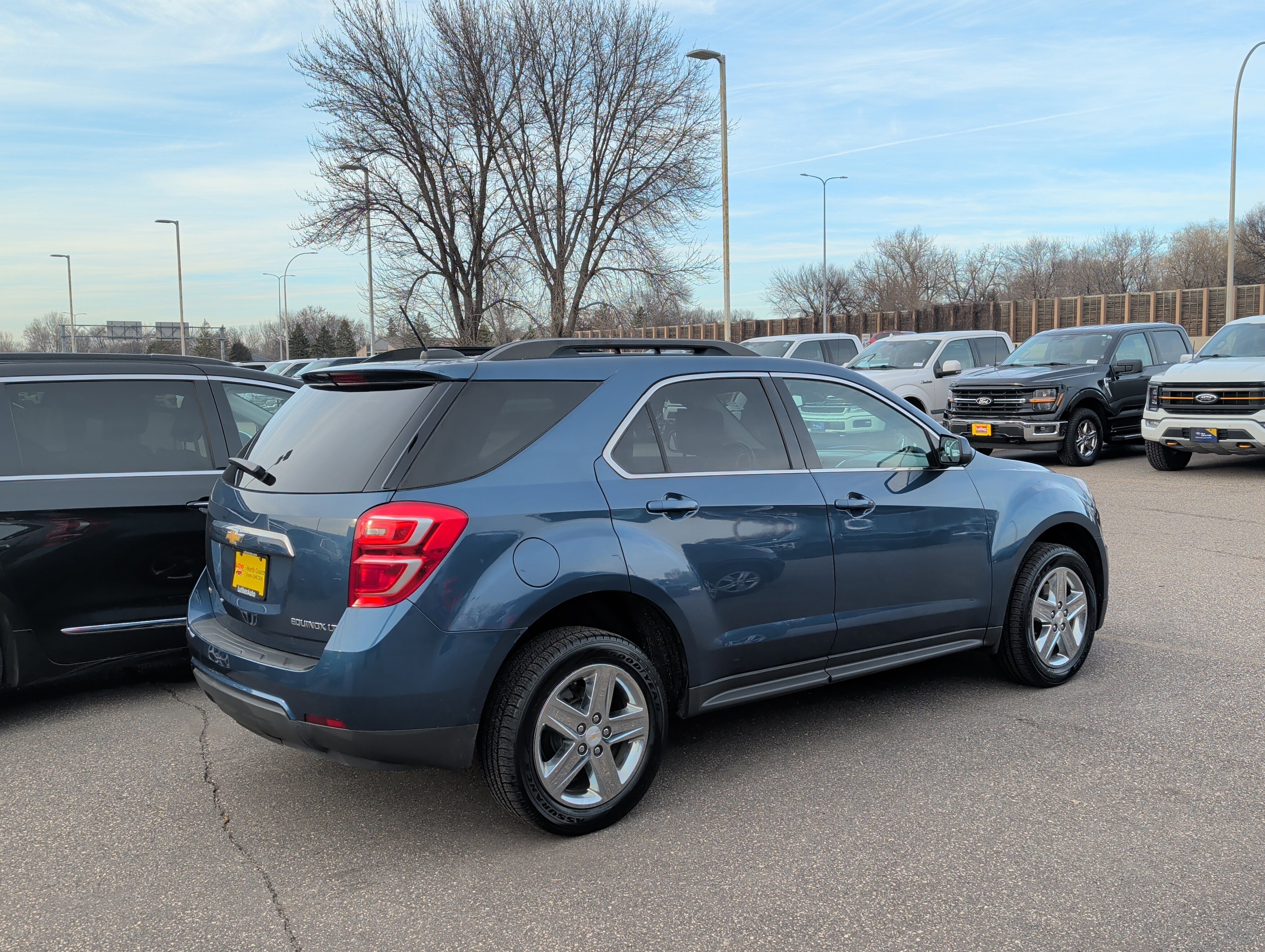 Used 2016 Chevrolet Equinox LT w/ Convenience Package image 2