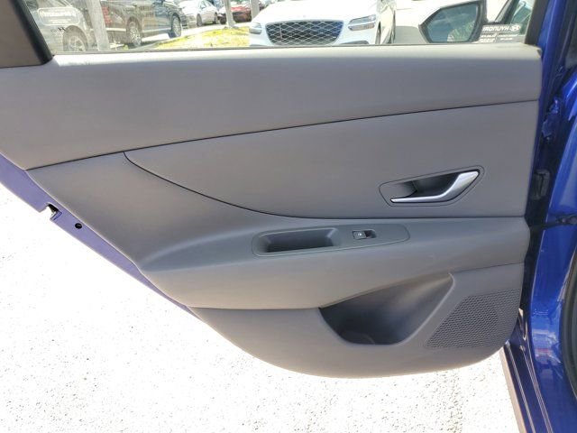 Certified 2023 Hyundai Elantra SEL image 9