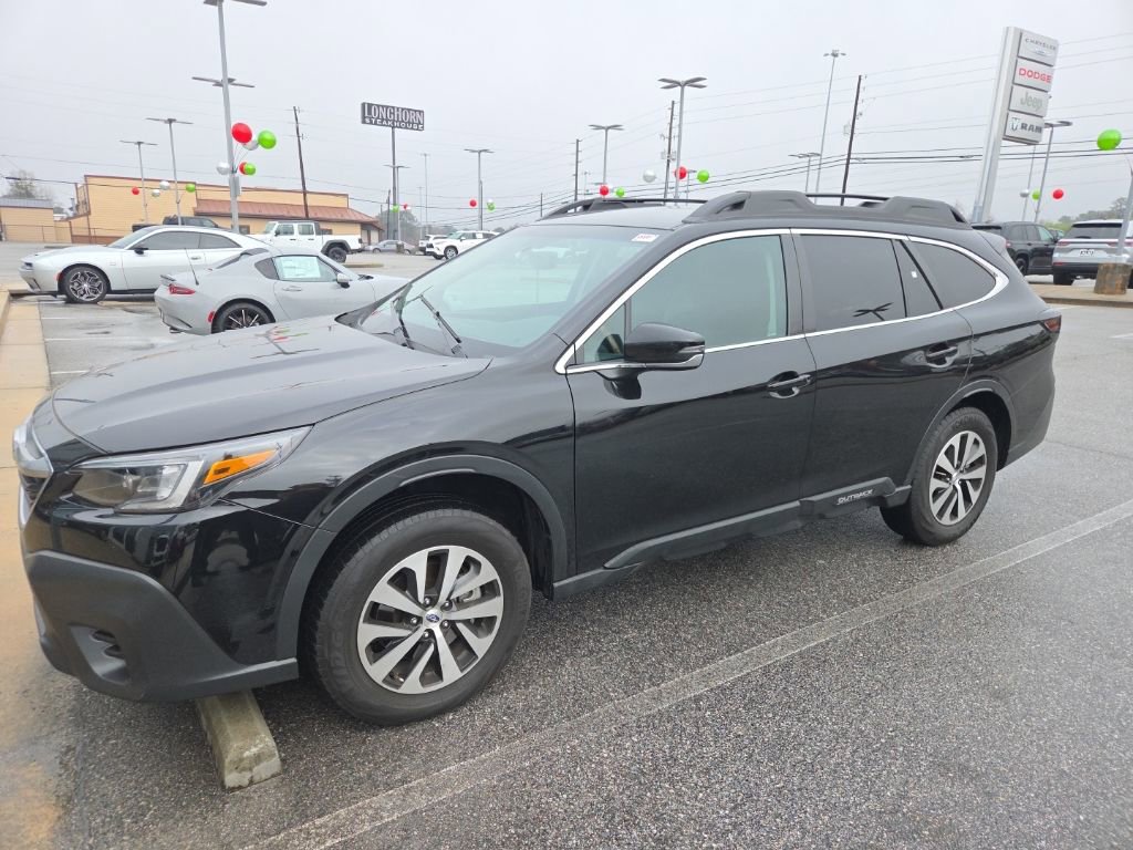Used 2022 Subaru Outback Premium image 1