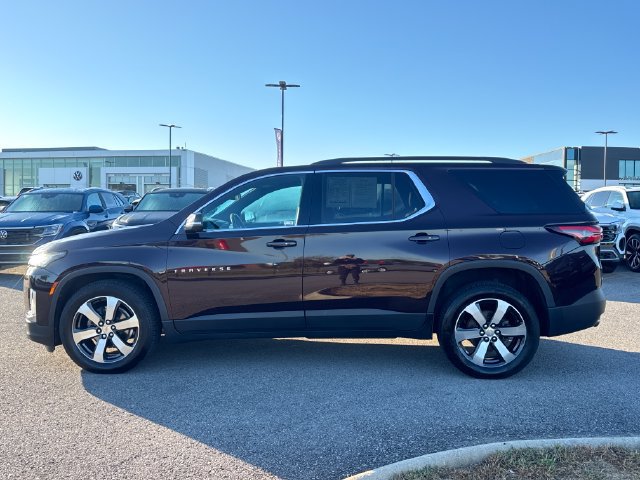 Used 2022 Chevrolet Traverse LT w/ LT Premium Package AWD/4WD image 2