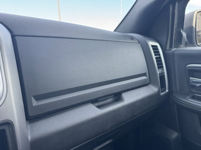Used 2022 RAM 1500 Classic Warlock w/ Ceramic Gray Warlock Package AWD/4WD image 31