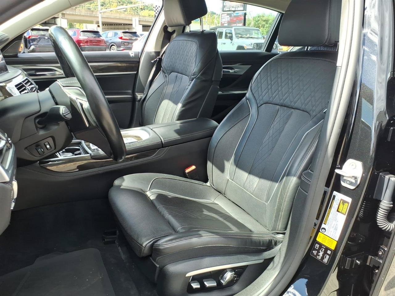 Used 2017 BMW 740i xDrive AWD/4WD image 6