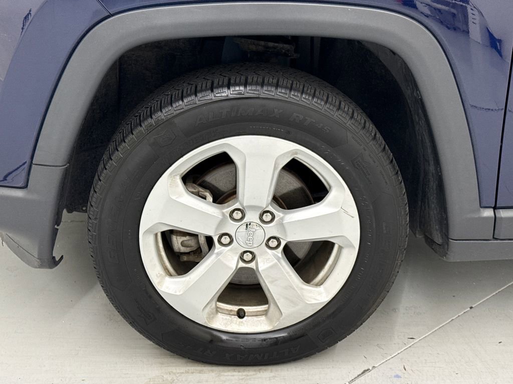 Used 2020 Jeep Compass Latitude w/ Cold Weather Group AWD/4WD image 10