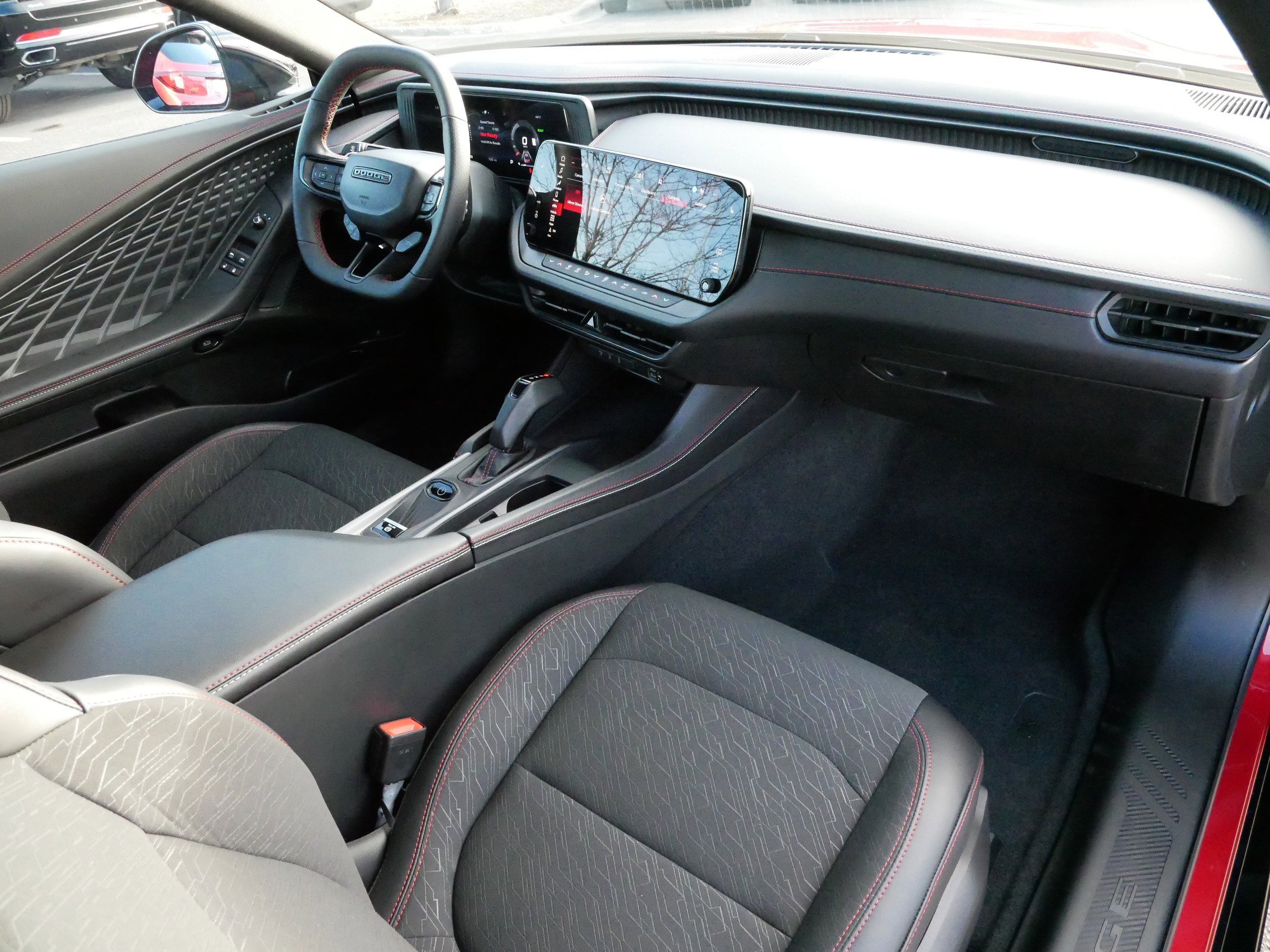 Used 2025 Dodge Charger R/T w/ Sun & Sound Package image 10