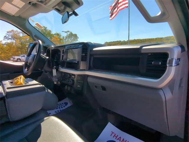 Used 2023 Ford F550 4x4 Regular Cab Super Duty image 26
