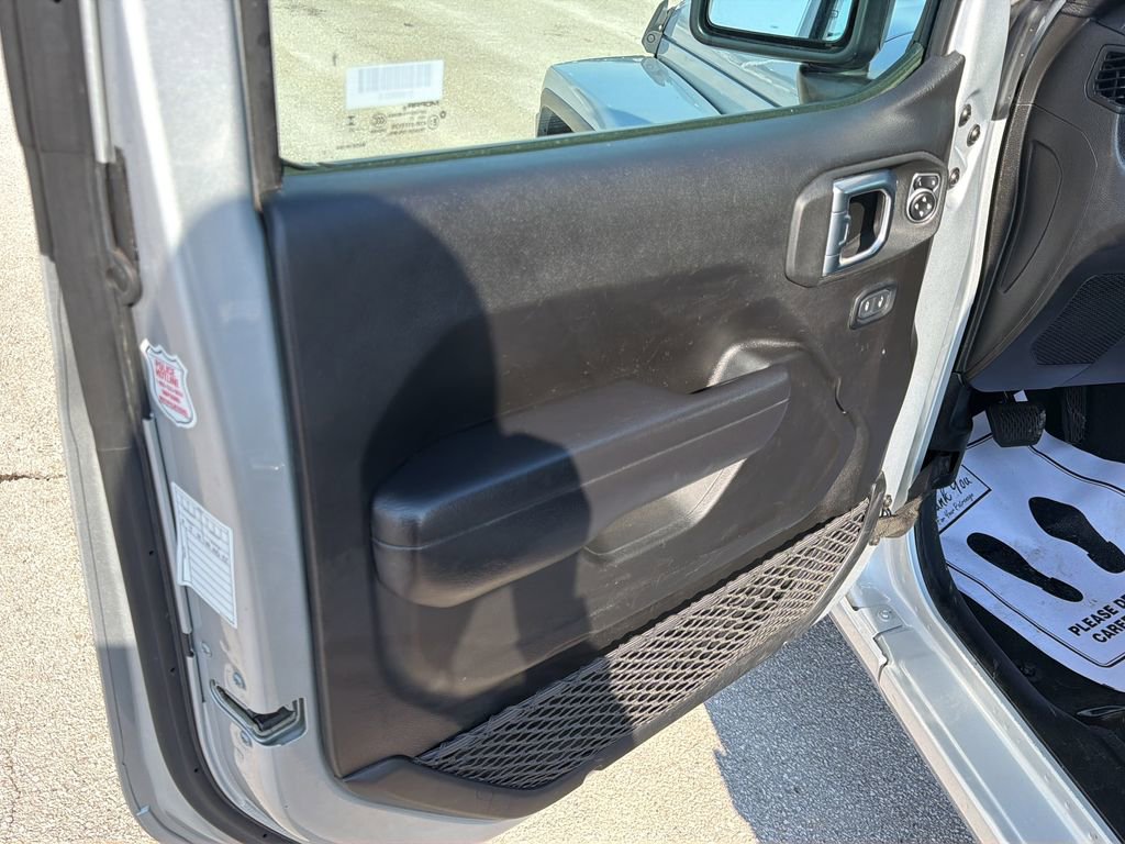 Used 2023 Jeep Gladiator Sport image 17