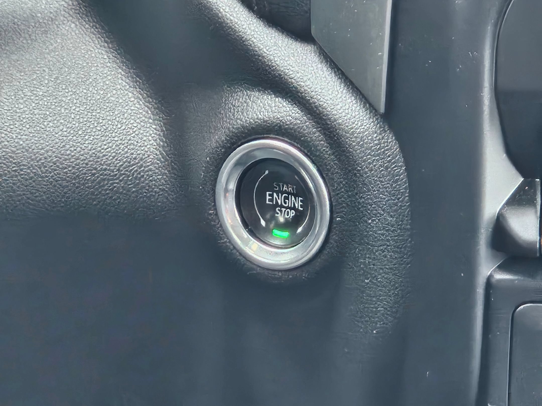 Used 2020 Chevrolet Silverado 1500 LT AWD/4WD image 14