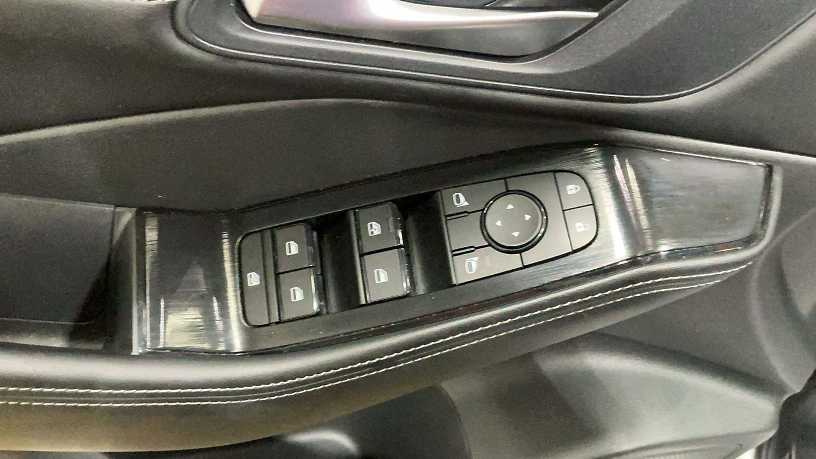 Used 2023 Nissan Rogue SV w/ SV Premium B Package image 17