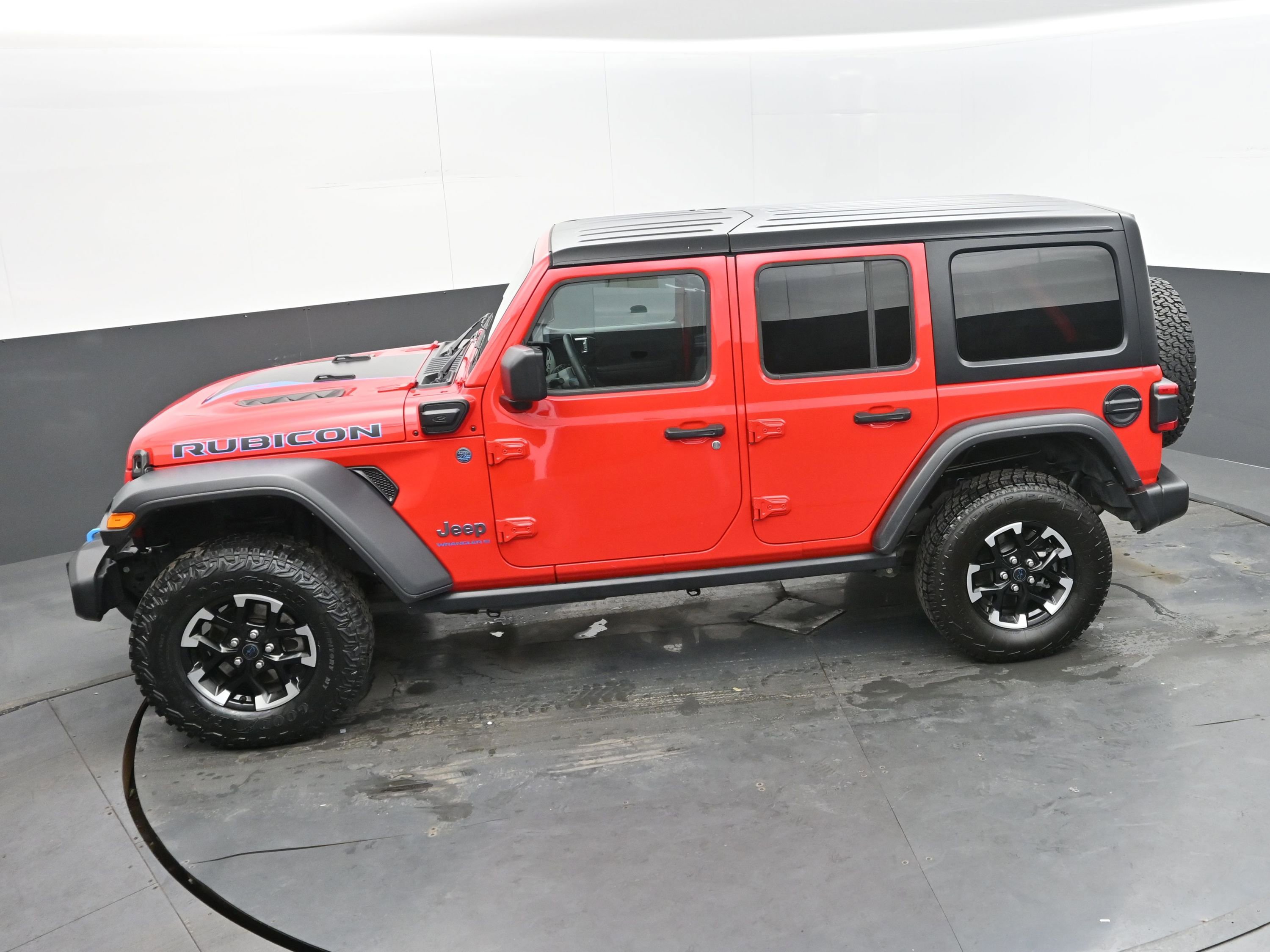 Used 2024 Jeep Wrangler Unlimited Rubicon 4xe image 36