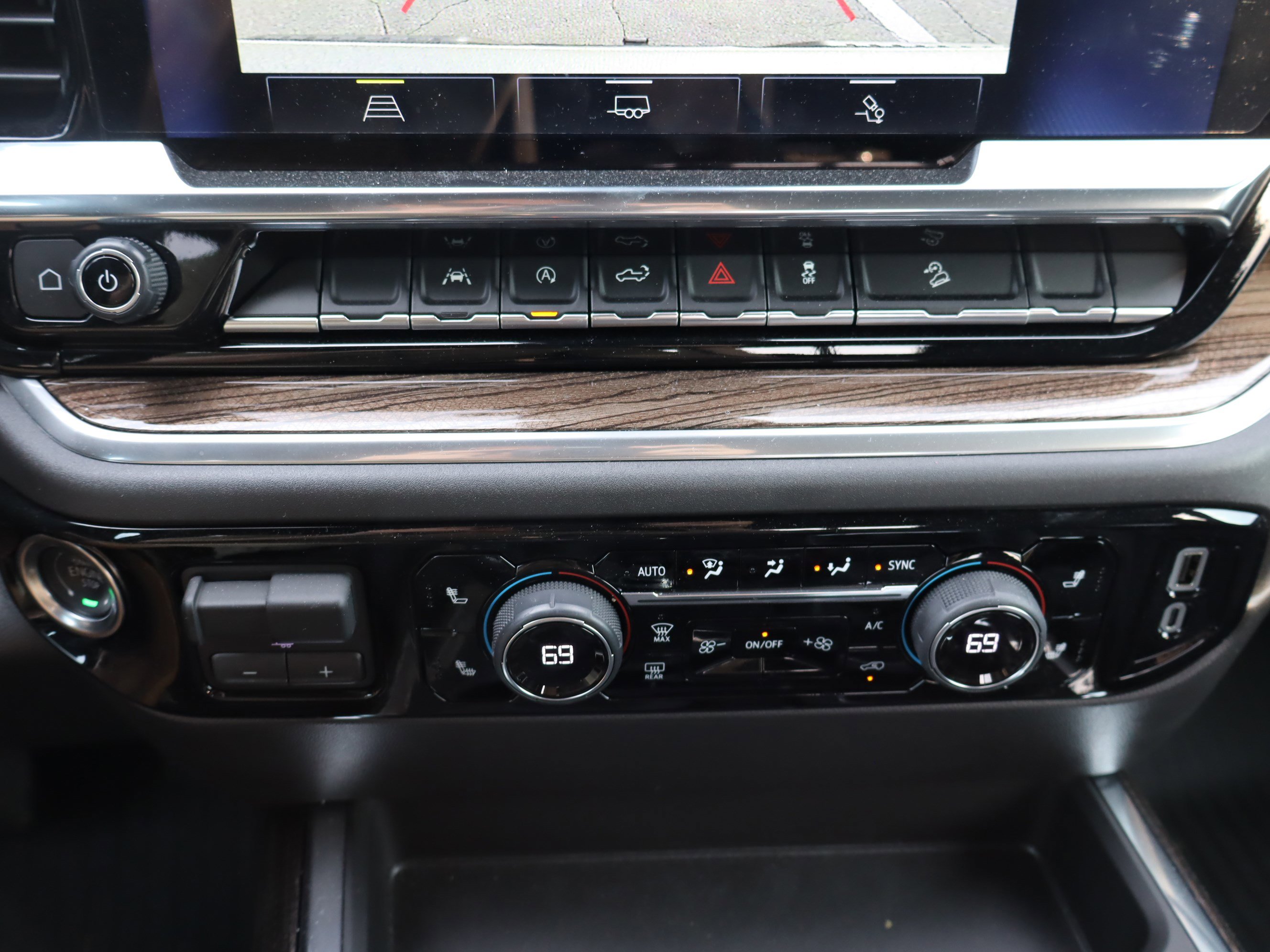 Used 2025 Chevrolet Silverado 1500 LT Trail Boss w/ Convenience Package II image 29