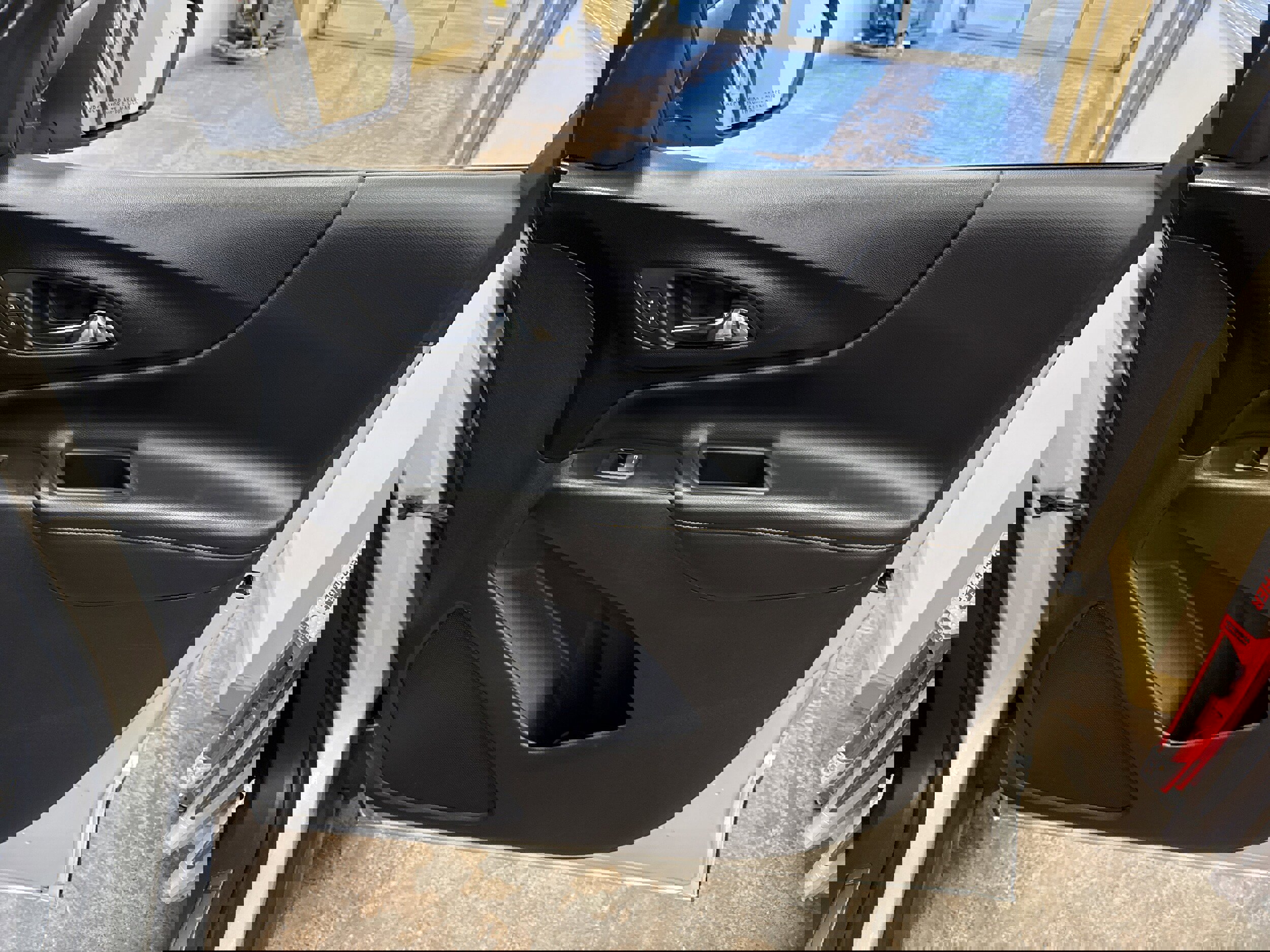 Used 2020 Chevrolet Equinox Premier image 15