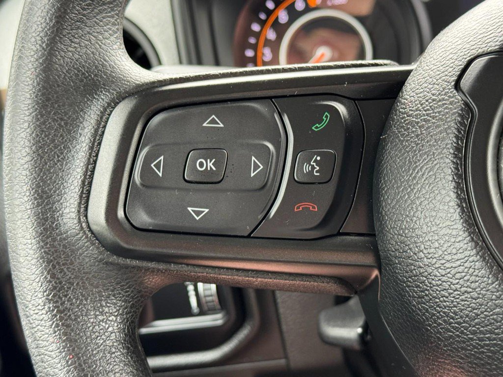 Used 2025 Jeep Gladiator Sport AWD/4WD image 19