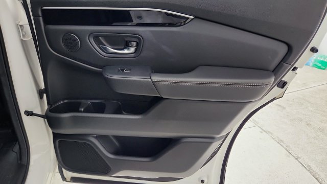 Used 2025 Honda Pilot Touring image 28