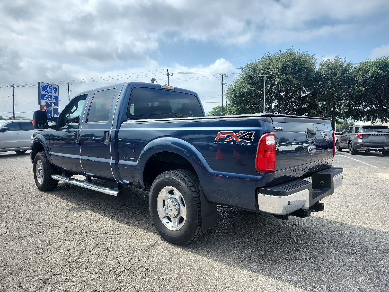 Used 2016 Ford F250 XLT w/ XLT Value Package AWD/4WD image 4