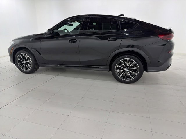 Certified 2023 BMW X6 xDrive40i w/ Executive Package image 2