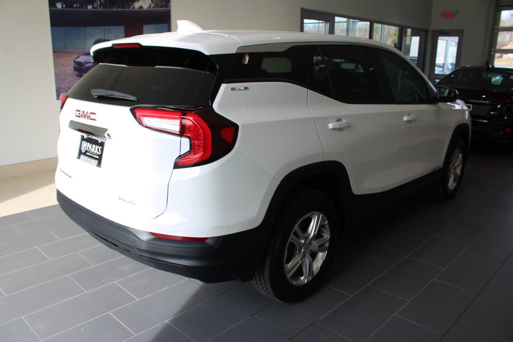 Used 2024 GMC Terrain SLE image 19