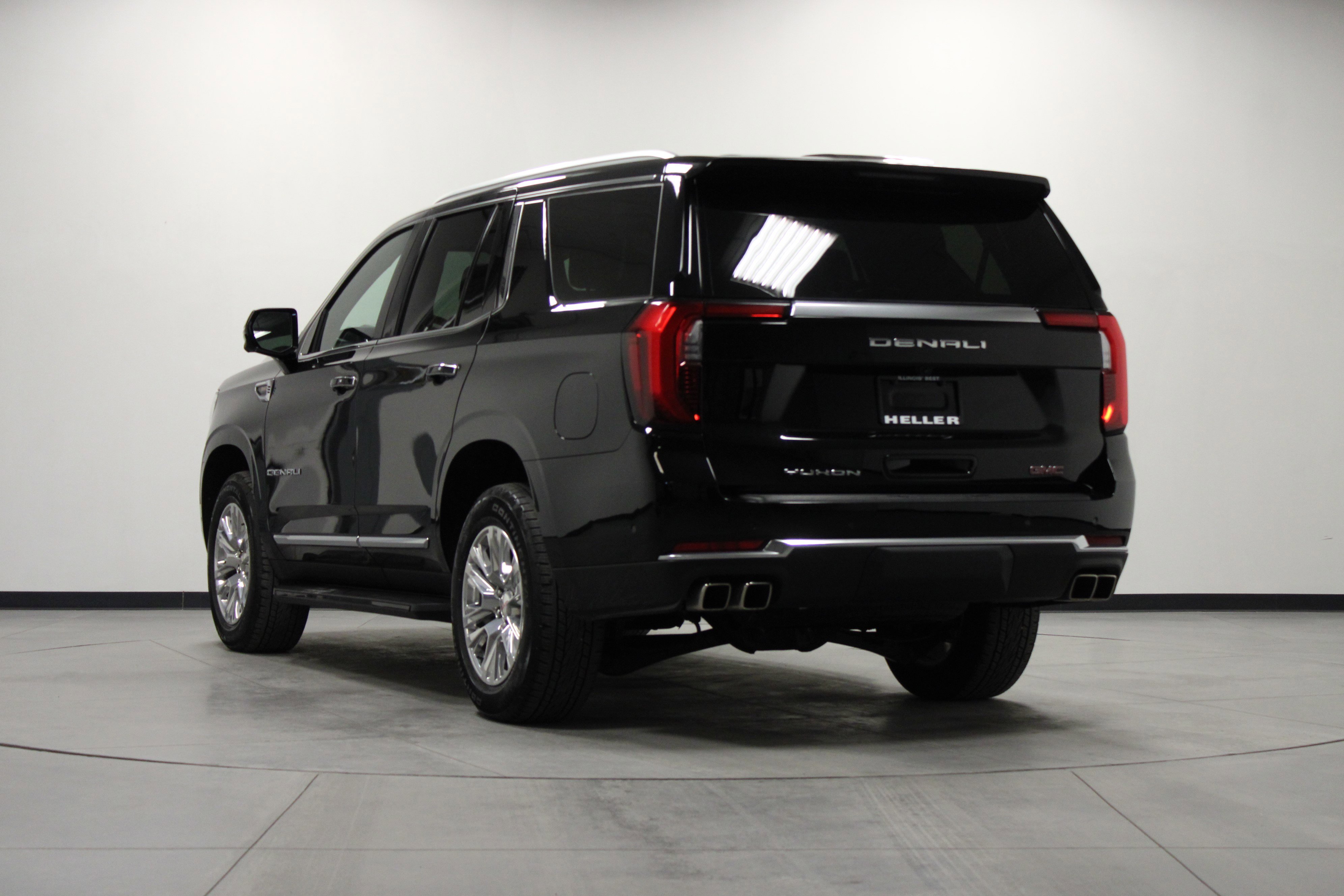 Used 2025 GMC Yukon Denali AWD/4WD image 6