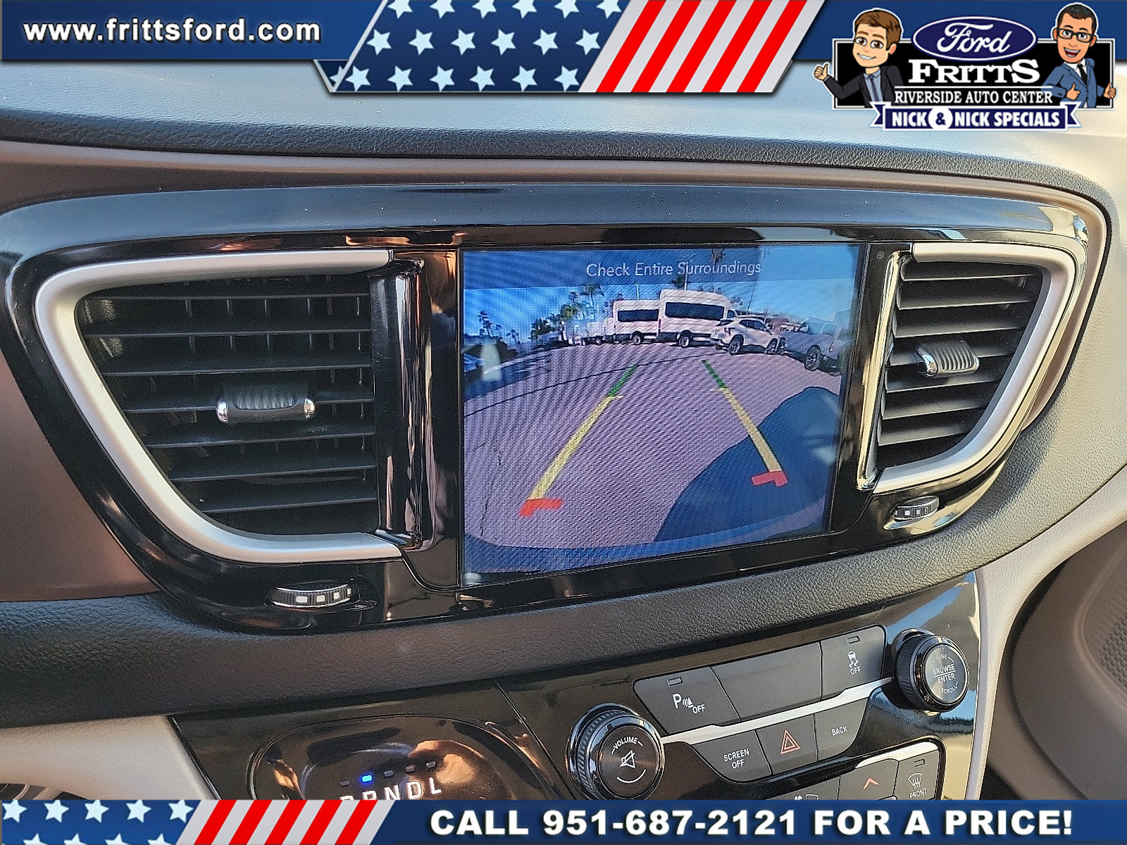 Used 2017 Chrysler Pacifica Touring-L image 11