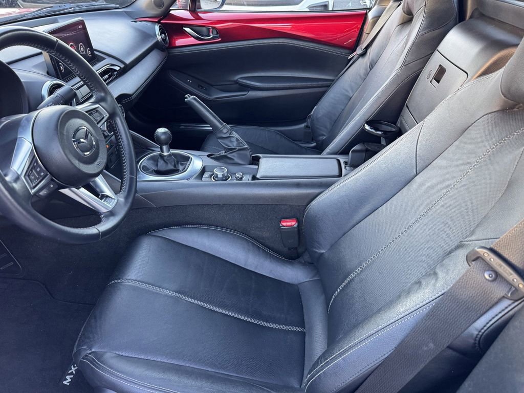 Used 2022 MAZDA MX-5 Miata RF Grand Touring RWD image 9