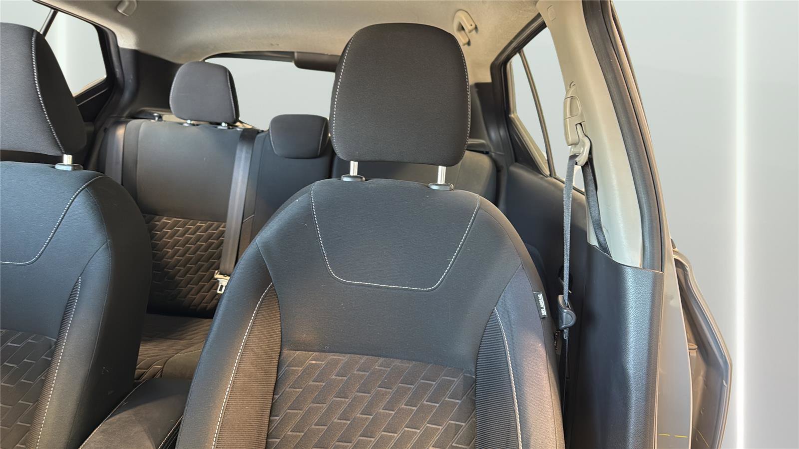 Used 2021 Nissan Kicks SV FWD image 24