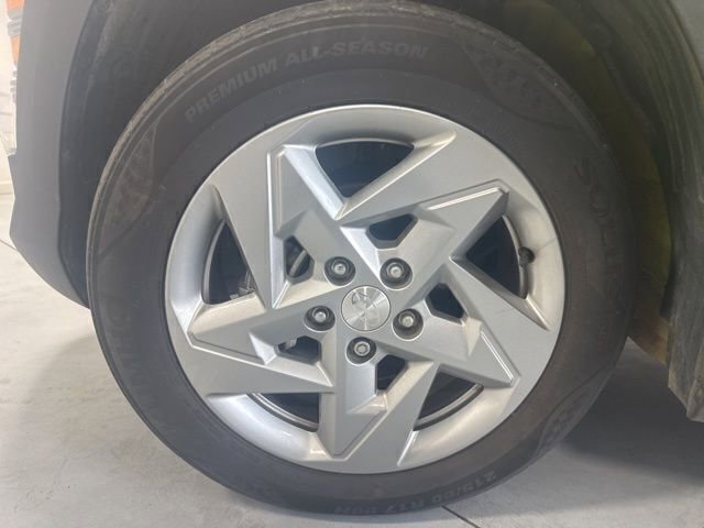 Used 2024 Hyundai Kona SE image 11