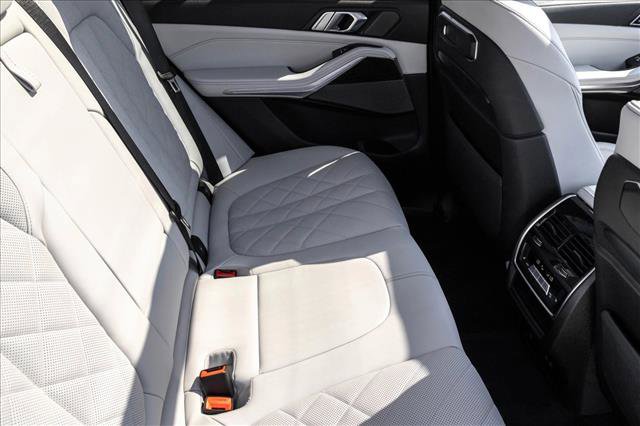 Used 2025 BMW X5 xDrive40i w/ Executive Package image 27