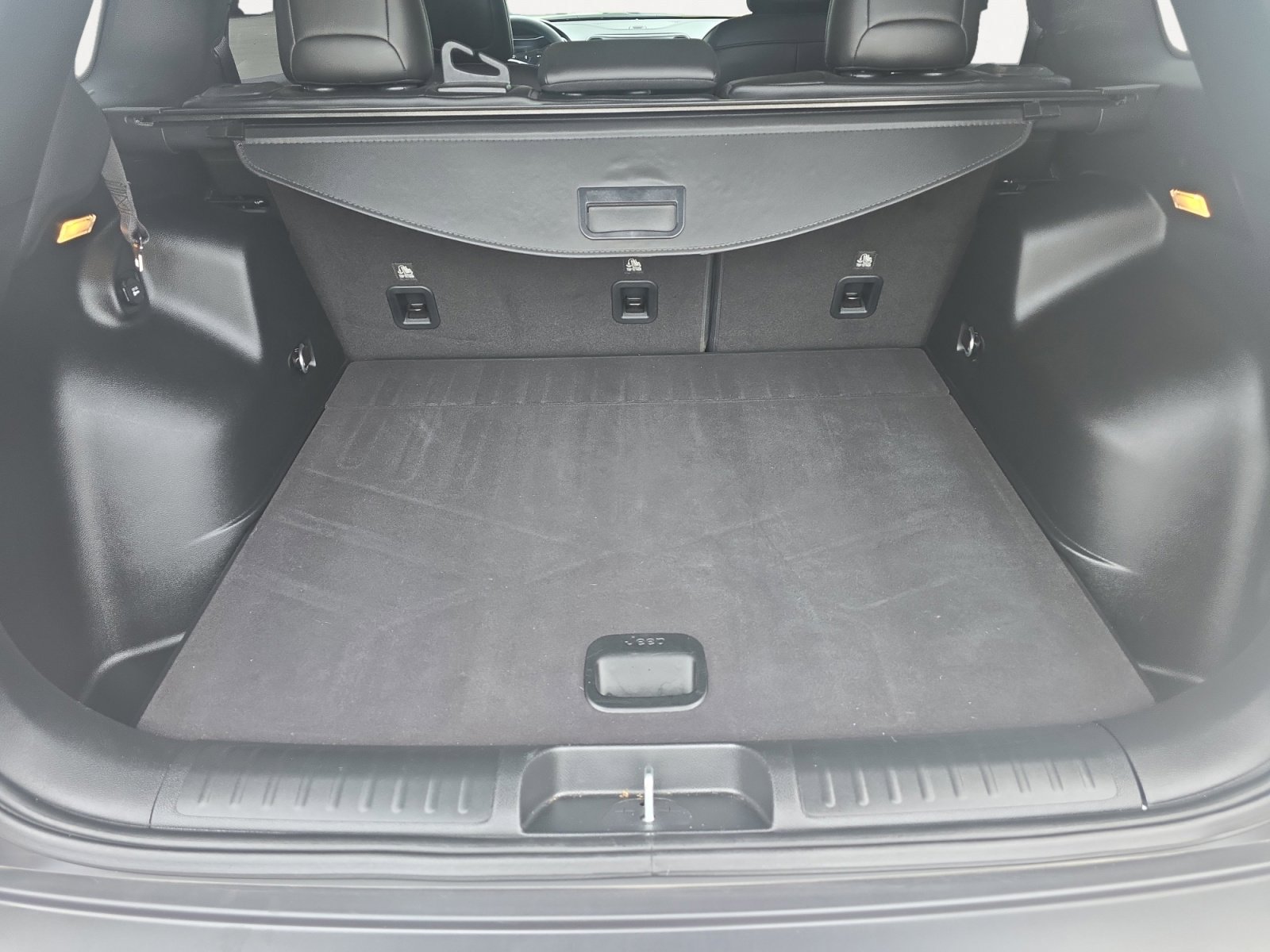 Certified 2023 Jeep Cherokee Altitude Lux image 10