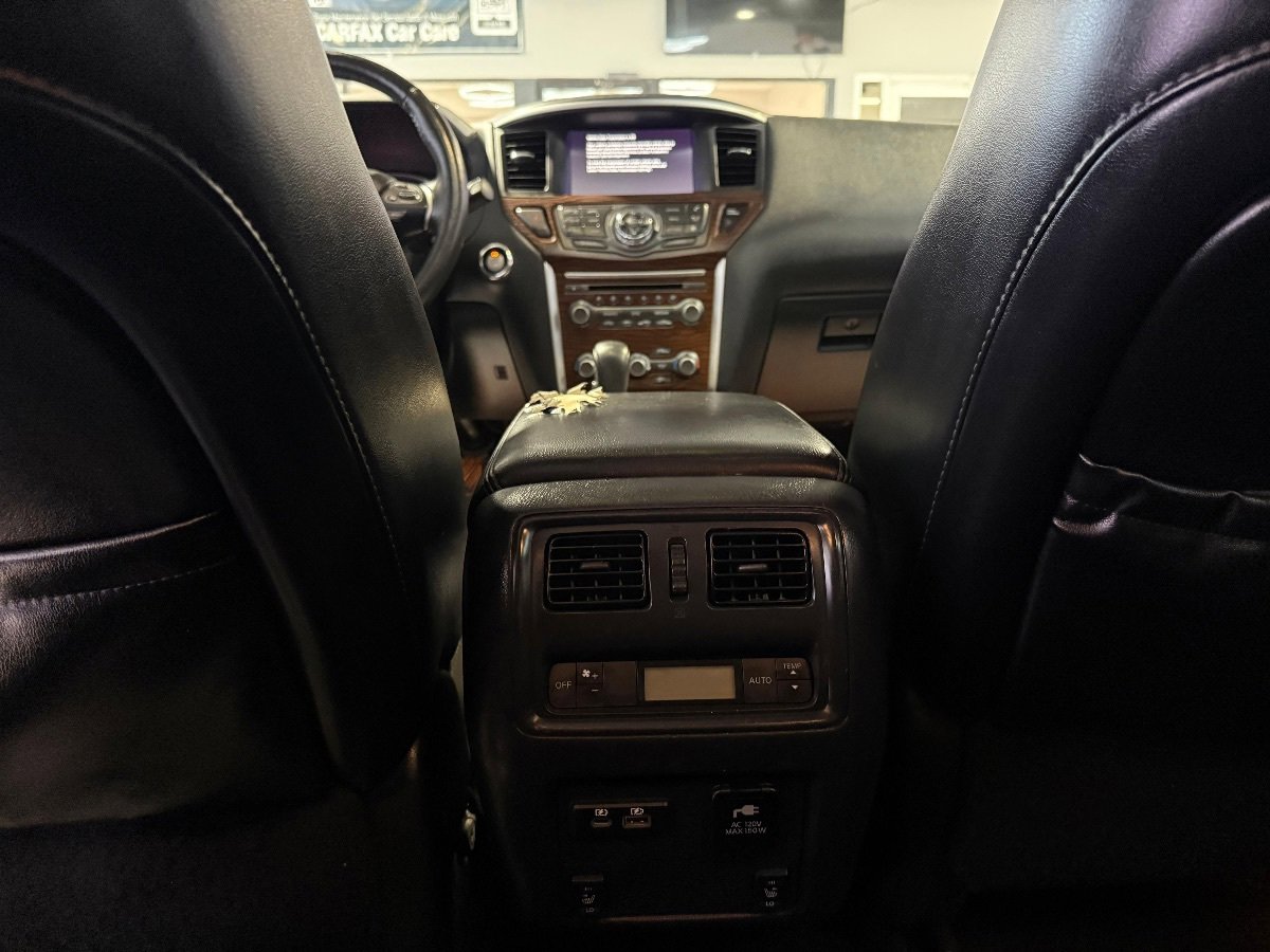Used 2020 Nissan Pathfinder Platinum FWD image 19
